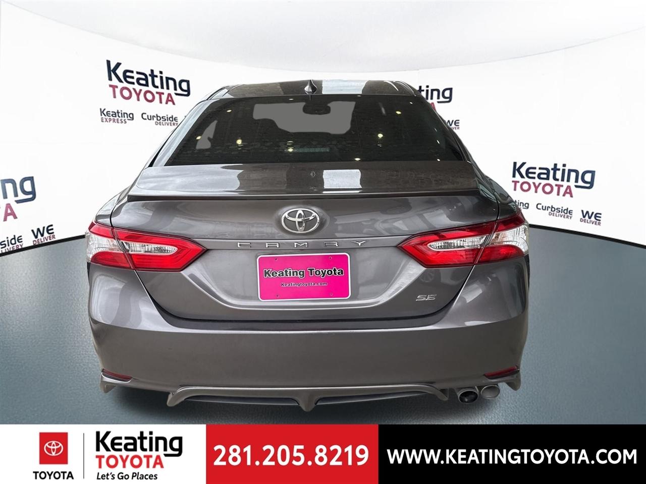 Toyota Camry SE 2020