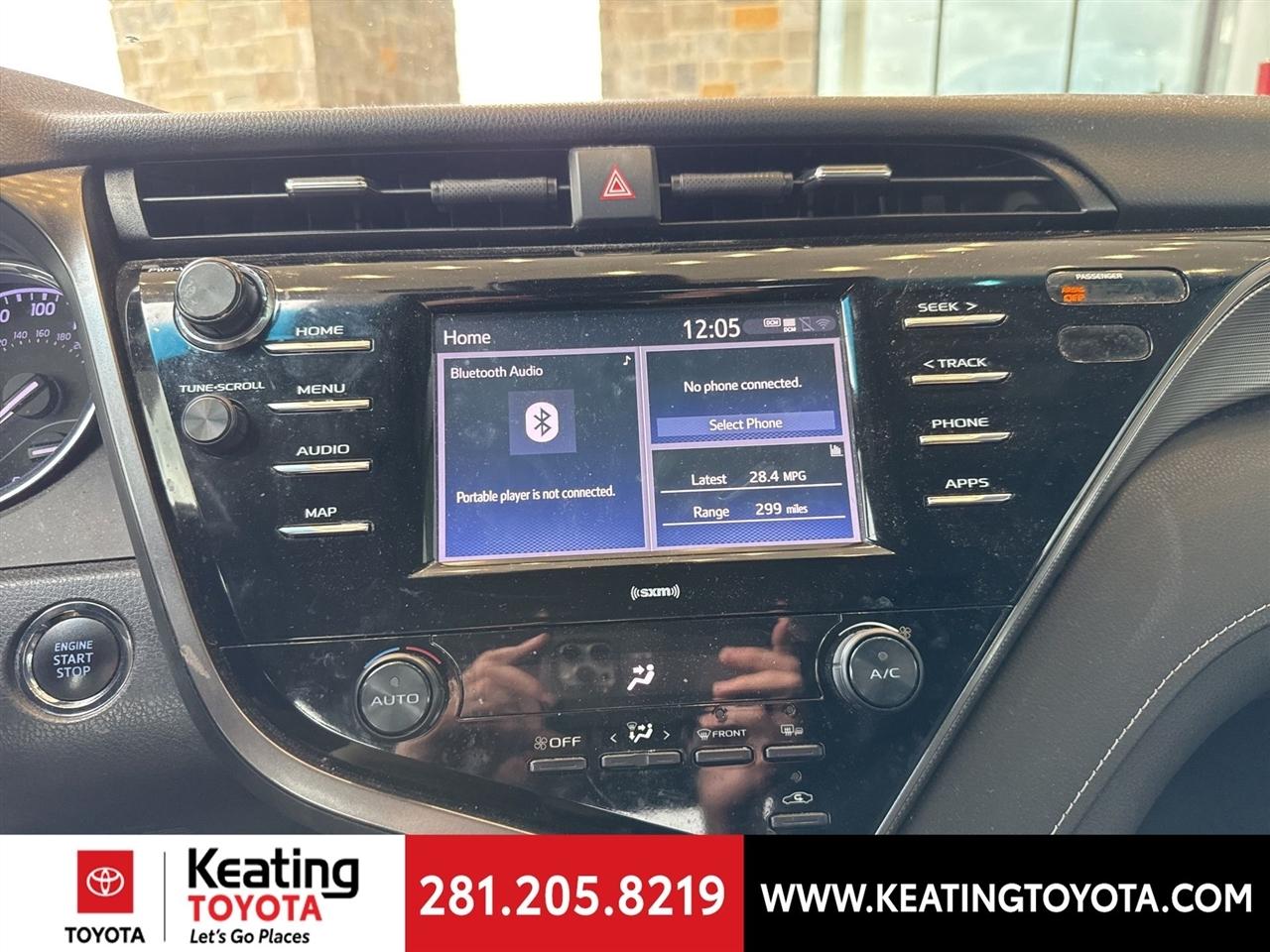 Toyota Camry SE 2020