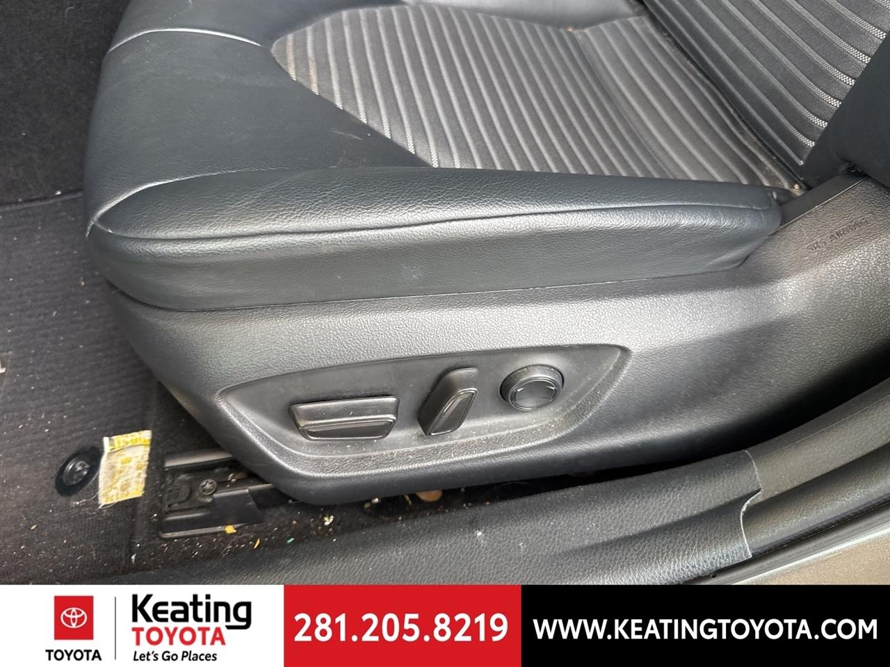 Toyota Camry SE 2020