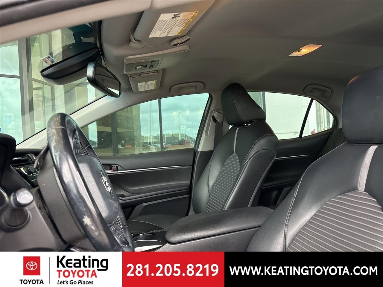 Toyota Camry SE 2020