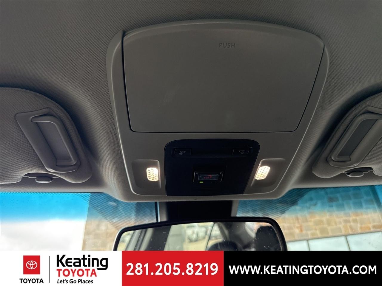 Toyota Camry SE 2020