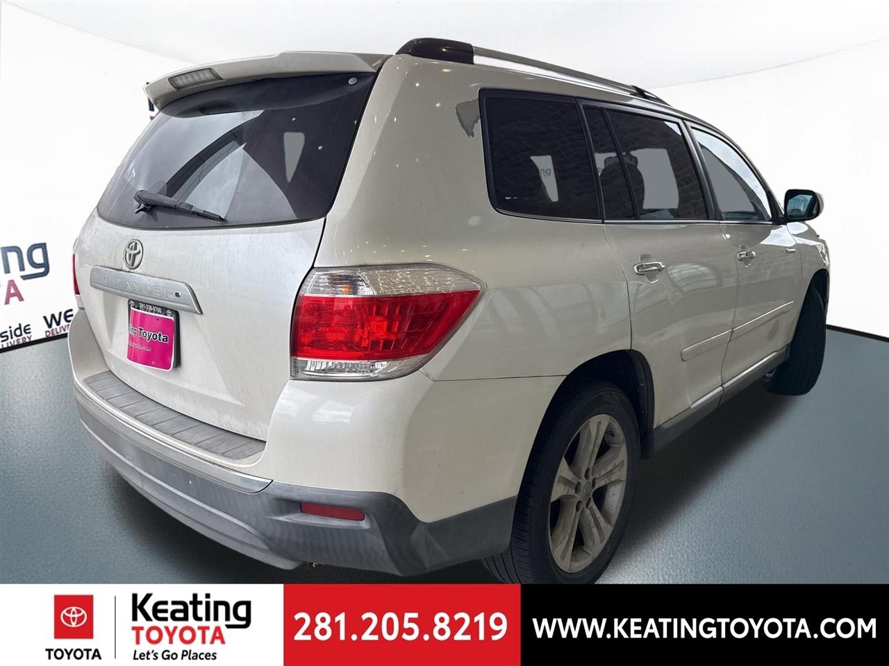 Toyota Highlander Limited 2WD 2011