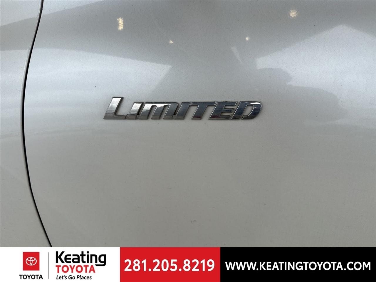 Toyota Highlander Limited 2WD 2011