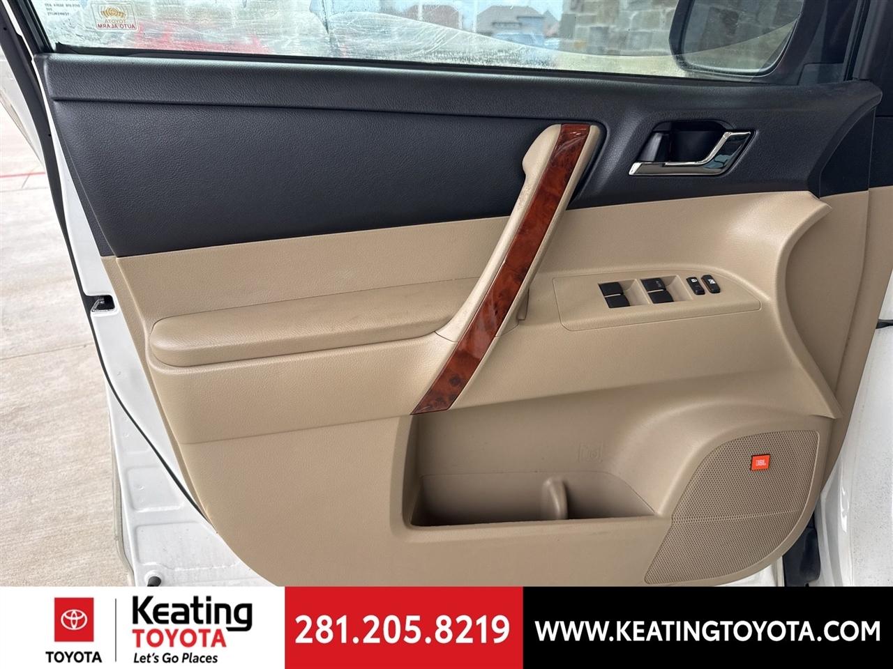 Toyota Highlander Limited 2WD 2011