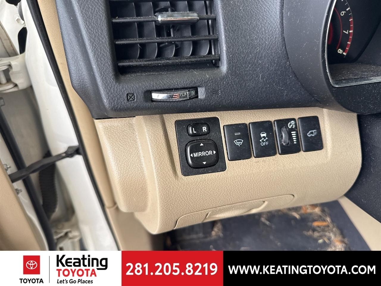 Toyota Highlander Limited 2WD 2011