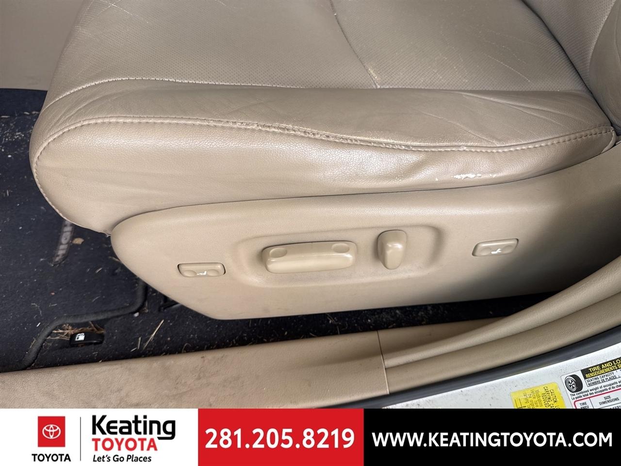 Toyota Highlander Limited 2WD 2011