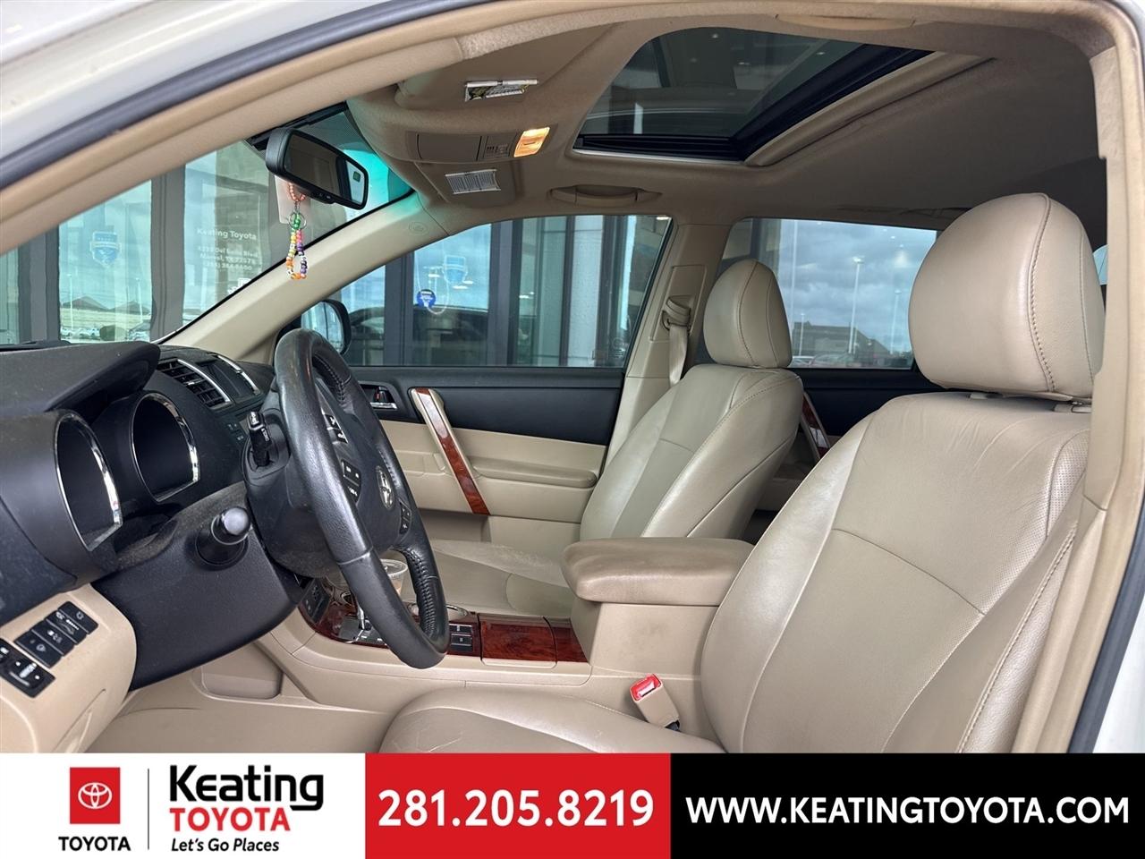 Toyota Highlander Limited 2WD 2011