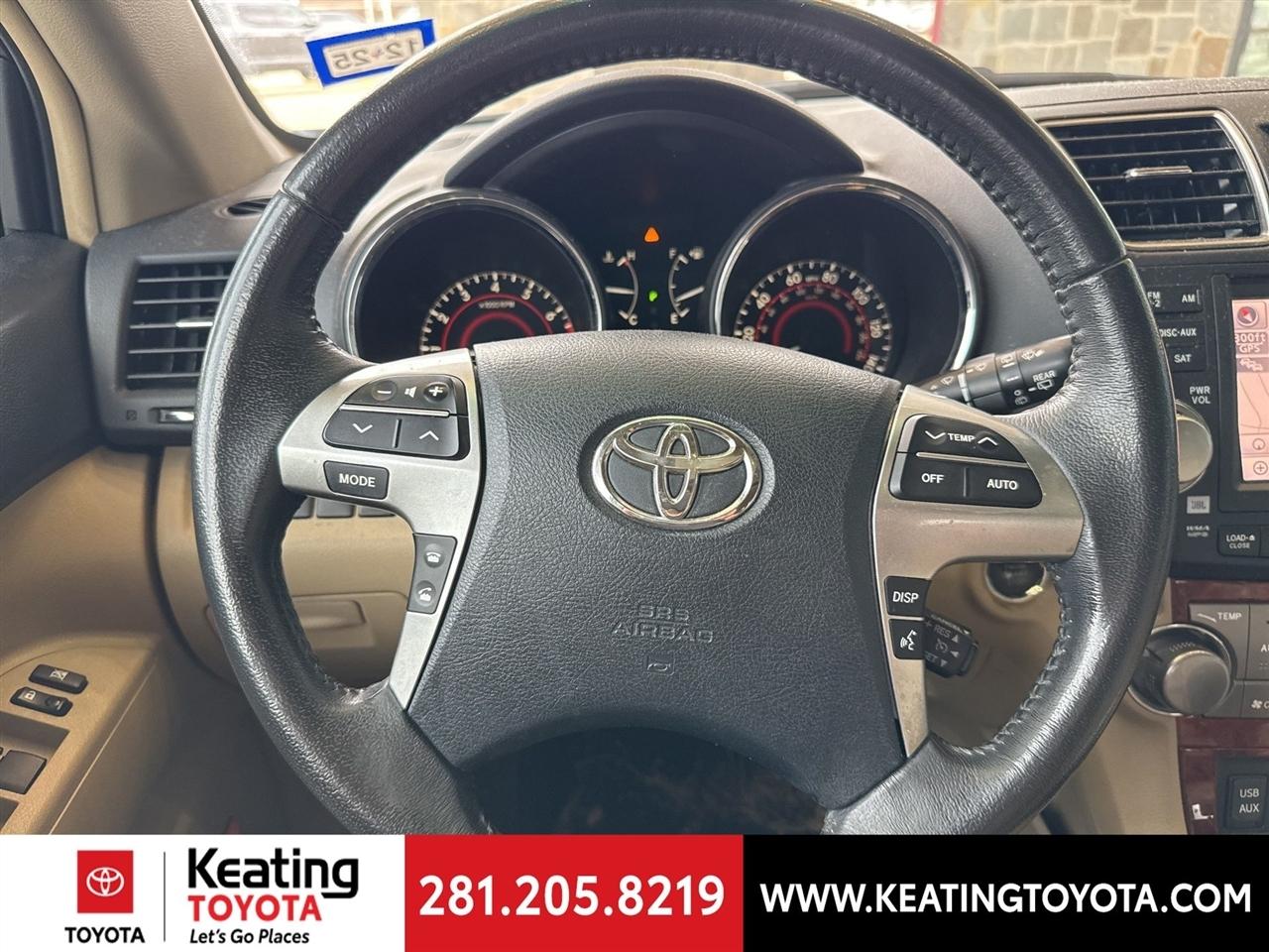 Toyota Highlander Limited 2WD 2011