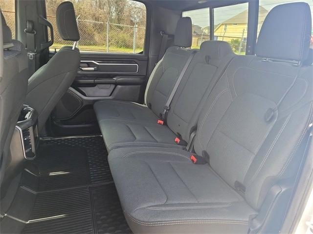 RAM 1500 Big Horn Crew Cab SWB 2WD 2022