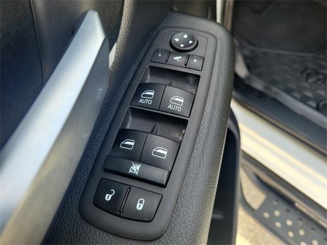 RAM 1500 Big Horn Crew Cab SWB 2WD 2022