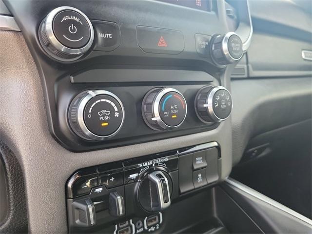 RAM 1500 Big Horn Crew Cab SWB 2WD 2022