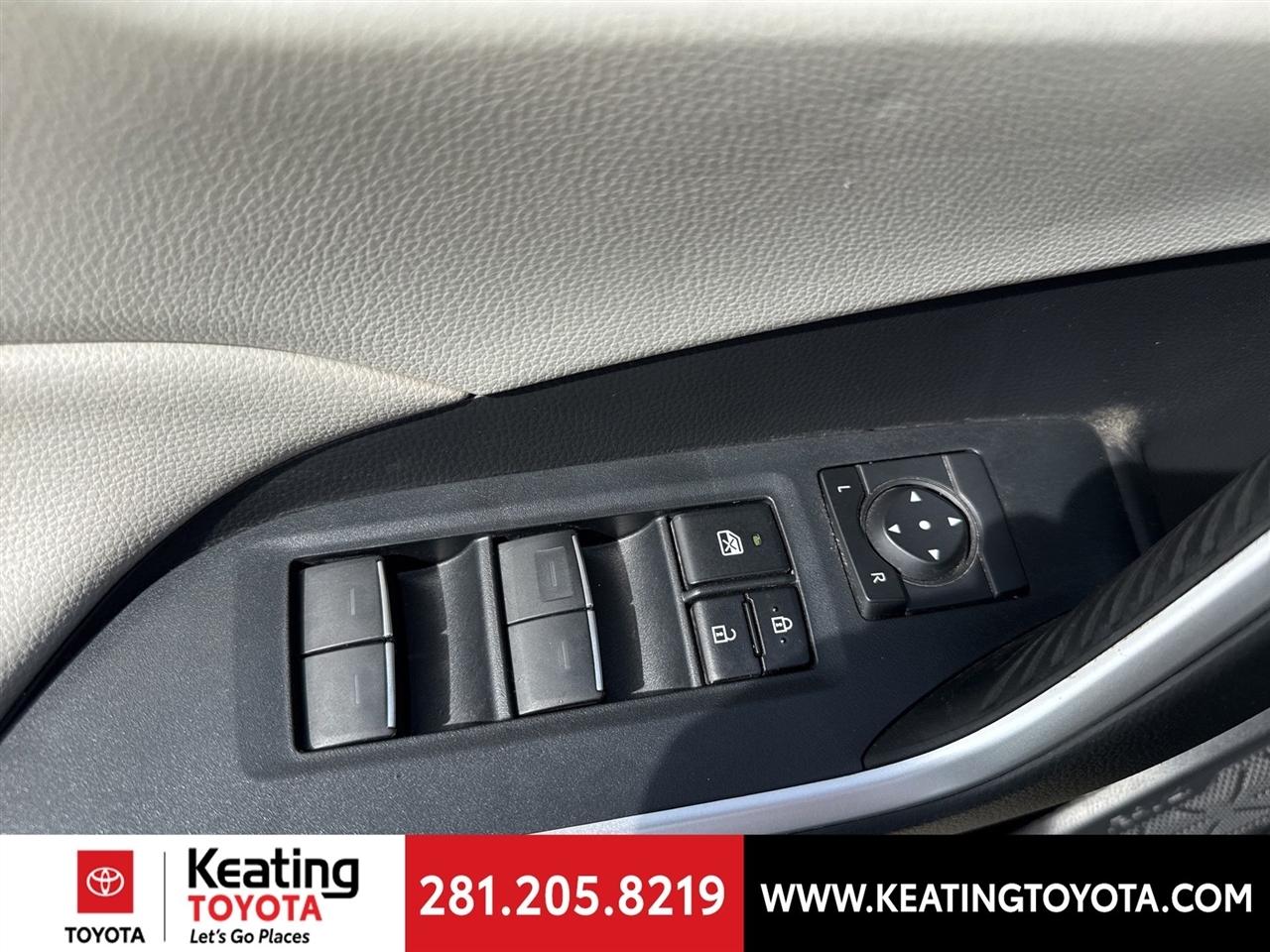 Toyota RAV4 XLE Premium AWD 2022