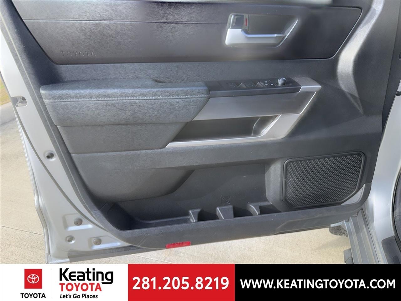 Toyota Tundra SR5 CrewMax 2WD 2024