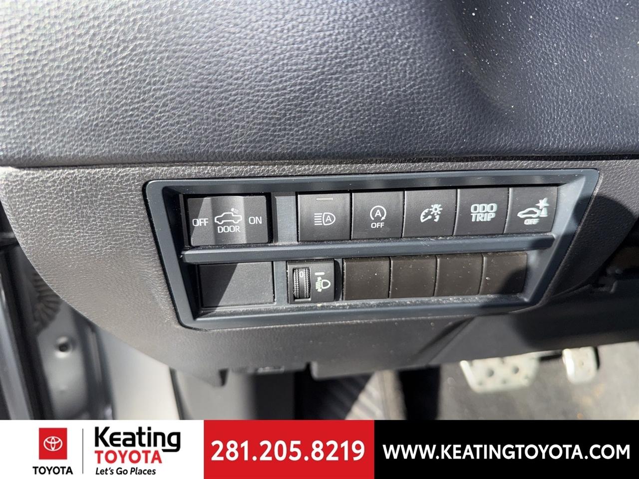 Toyota Tundra SR5 CrewMax 2WD 2024