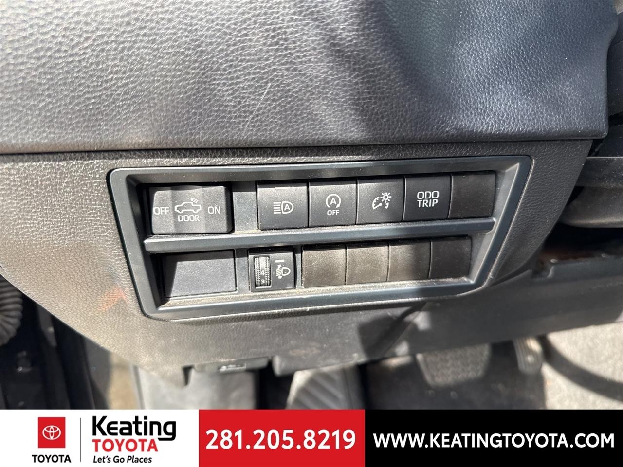 Toyota Tundra SR5 CrewMax 2WD 2025