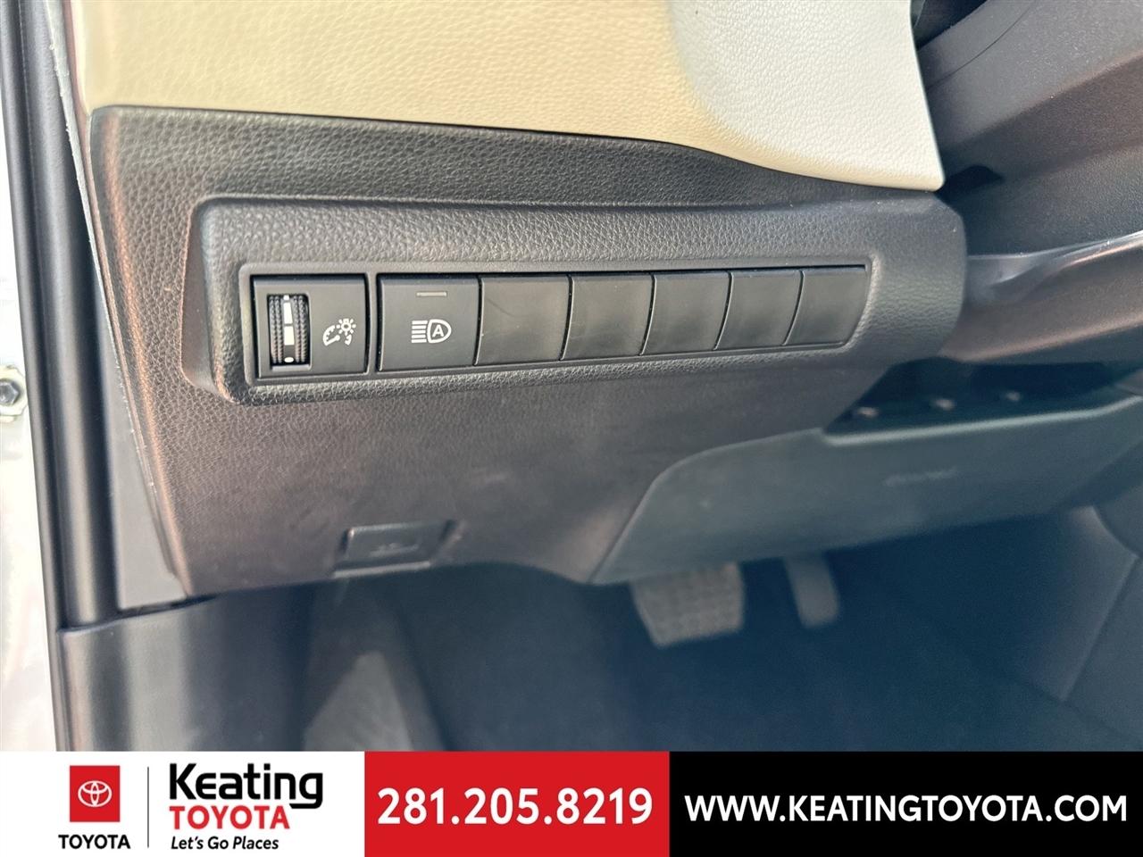 Toyota Corolla LE 2025