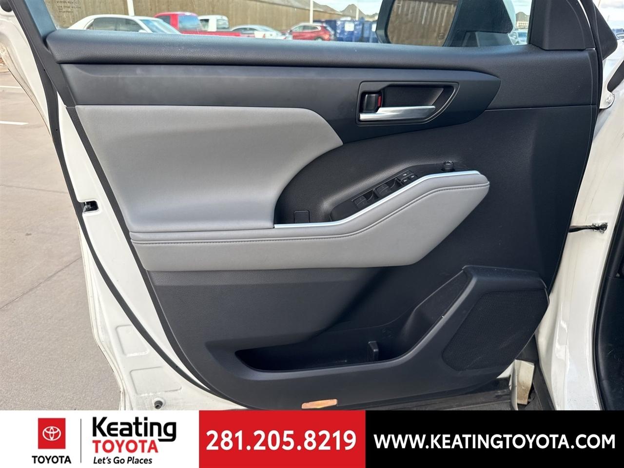 Toyota Highlander XLE FWD V6 2021