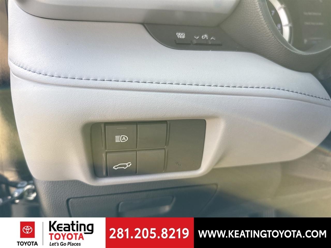 Toyota Highlander LE FWD V6 2022