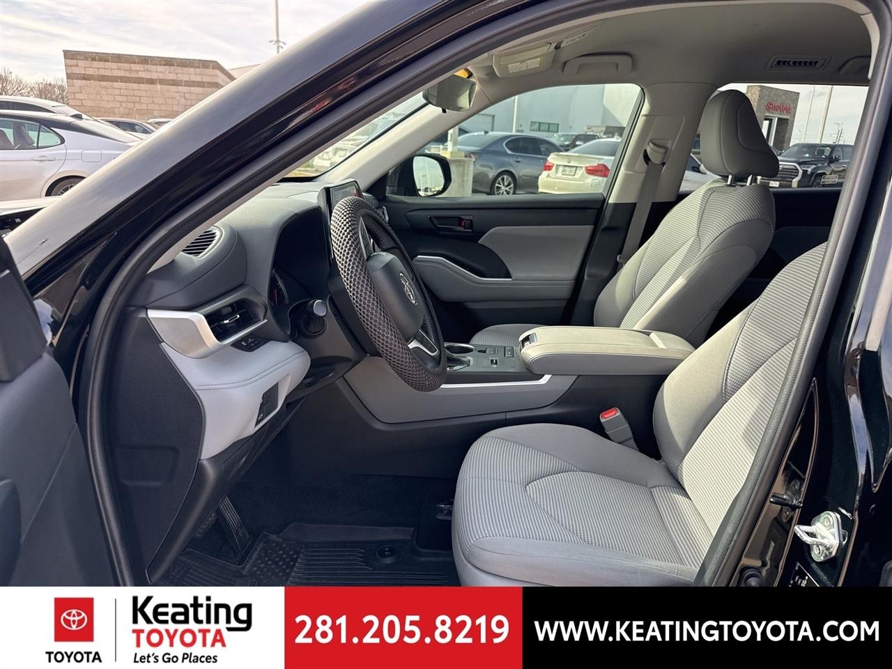 Toyota Highlander LE FWD V6 2022