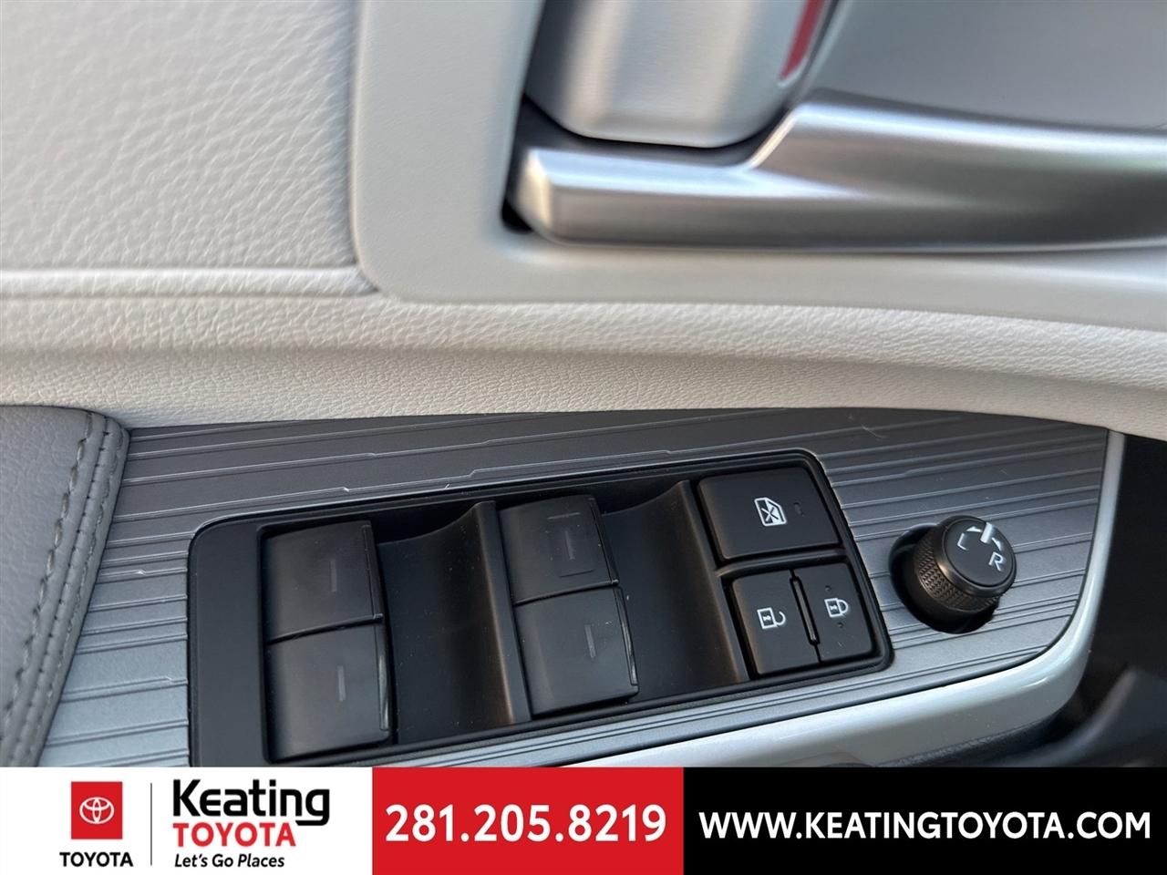 Toyota Sienna XLE 7-Passenger 2025