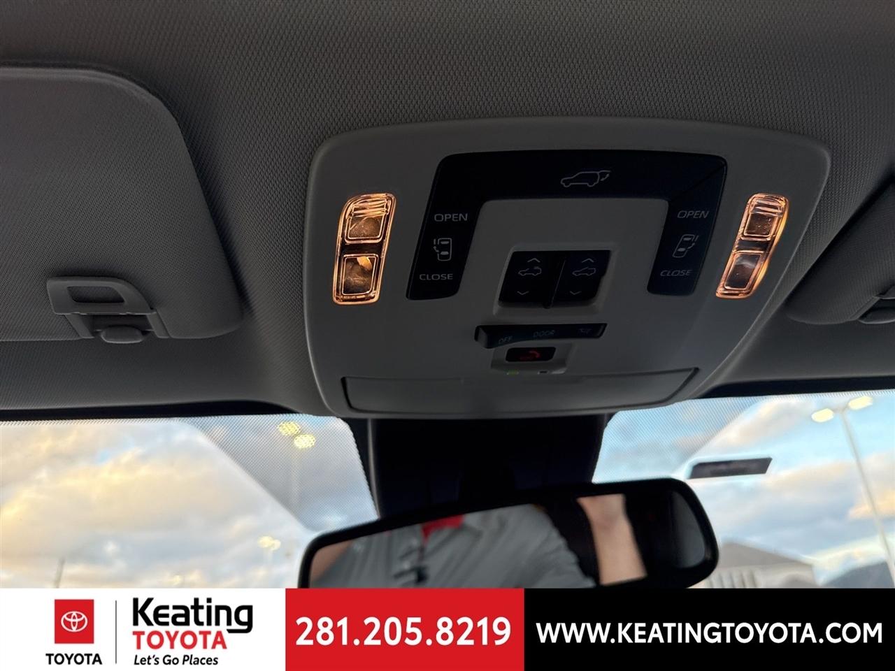 Toyota Sienna XLE 7-Passenger 2025