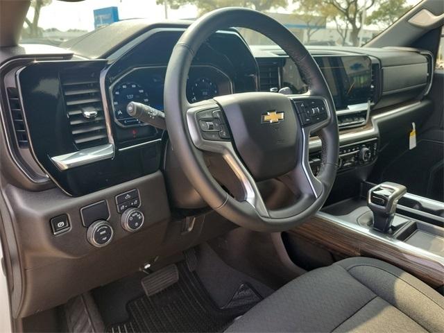 Chevrolet Silverado 1500 LT Crew Cab 2WD 2025