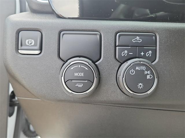 Chevrolet Silverado 1500 LT Crew Cab 2WD 2025