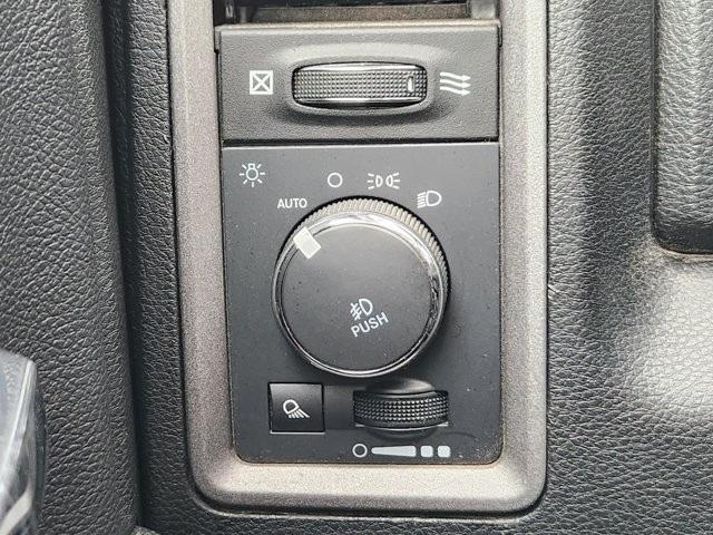 RAM 1500 Classic Tradesman Regular Cab SWB 2WD 2022