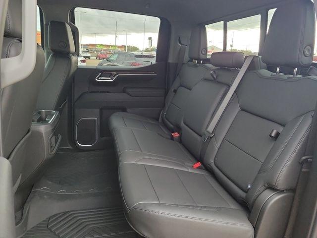 Chevrolet Silverado 1500 LT Crew Cab 4WD 2026