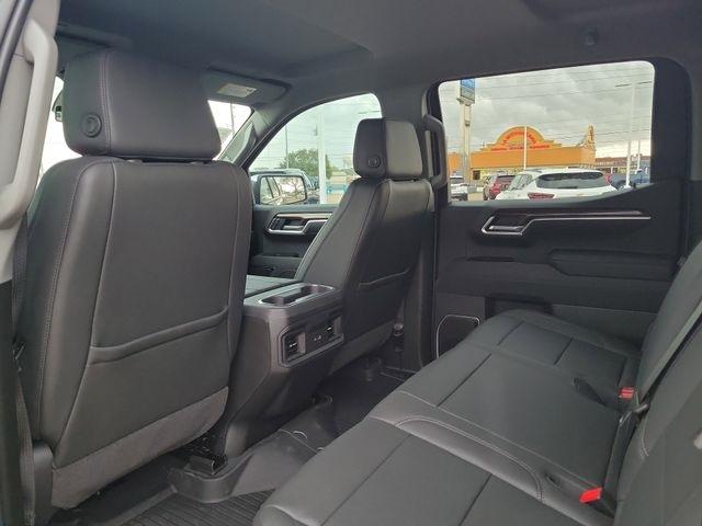 Chevrolet Silverado 1500 LT Crew Cab 4WD 2026