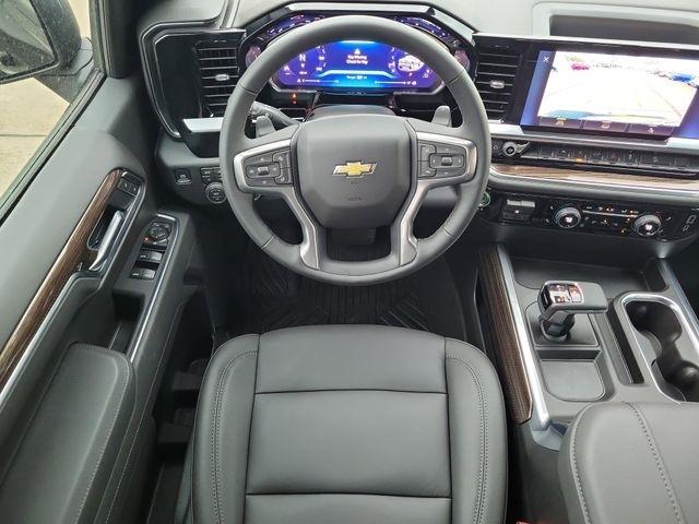 Chevrolet Silverado 1500 LT Crew Cab 4WD 2026