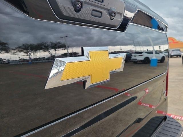 Chevrolet Silverado 1500 LT Crew Cab 4WD 2026