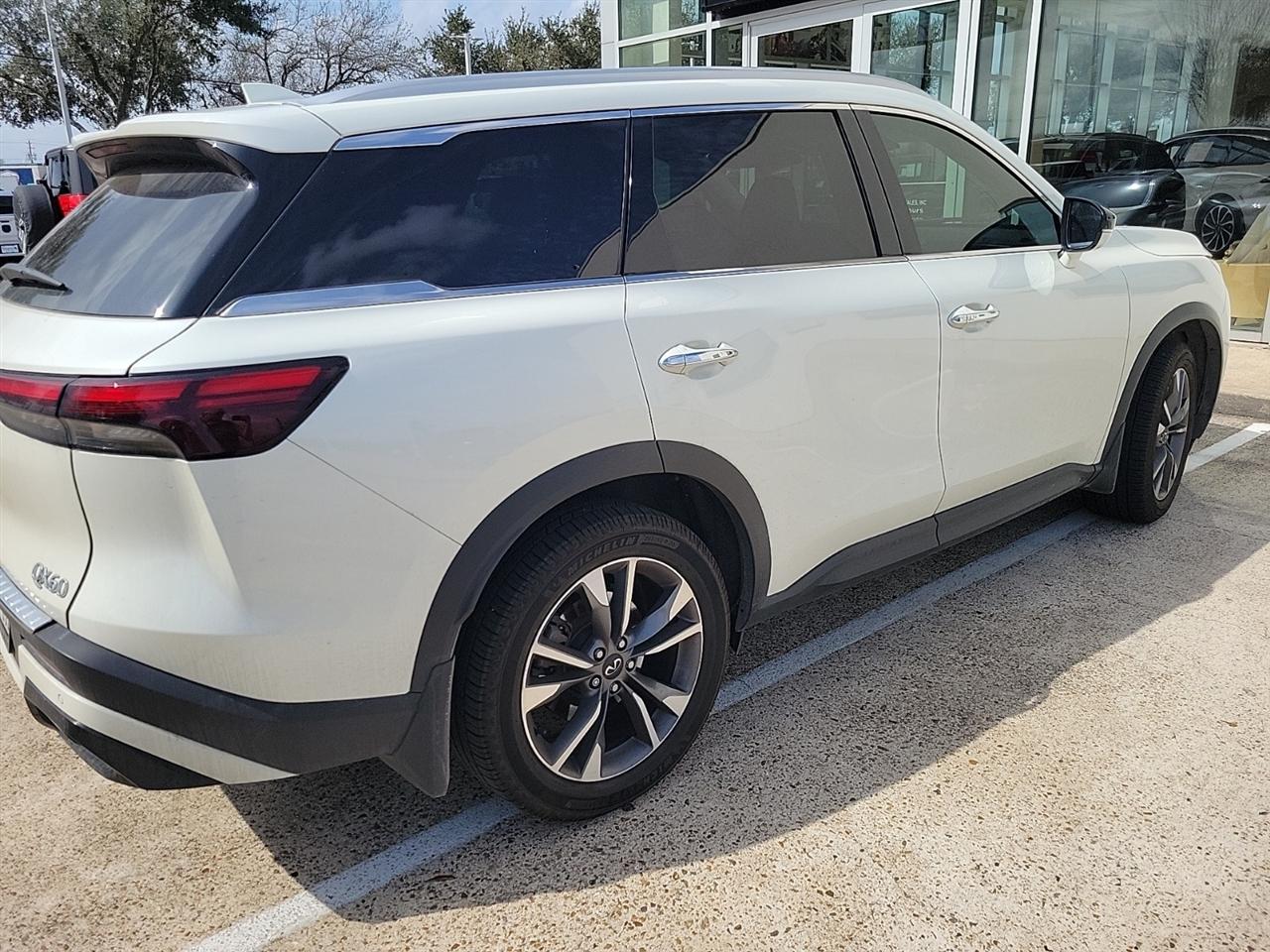 Infiniti QX60 LUXE AWD 2023