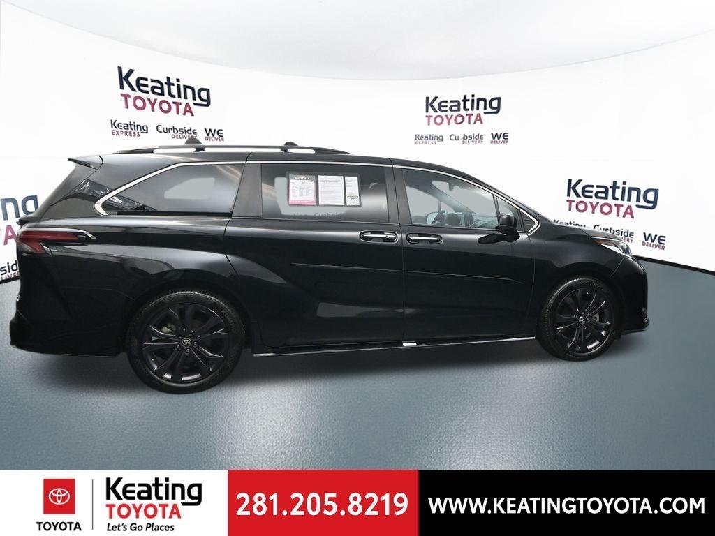 Toyota Sienna XSE 7-Passenger 2023