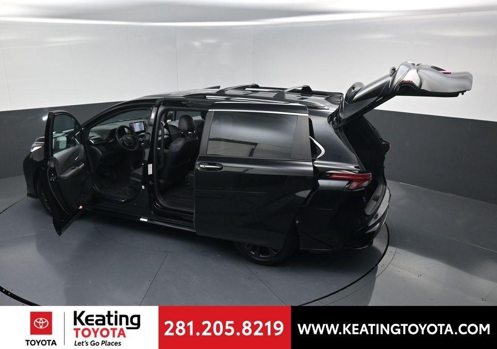 Toyota Sienna XSE 7-Passenger 2023