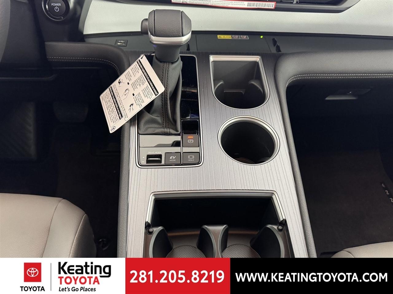 Toyota Sienna XLE 7-Passenger 2026