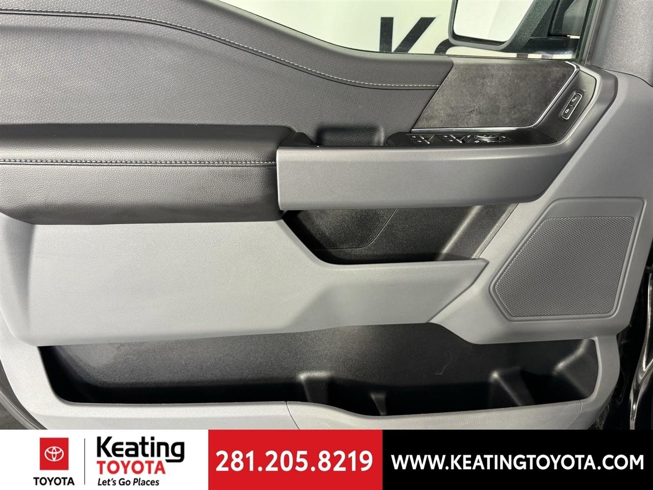 Ford F-150 XLT SuperCrew 4WD 2025