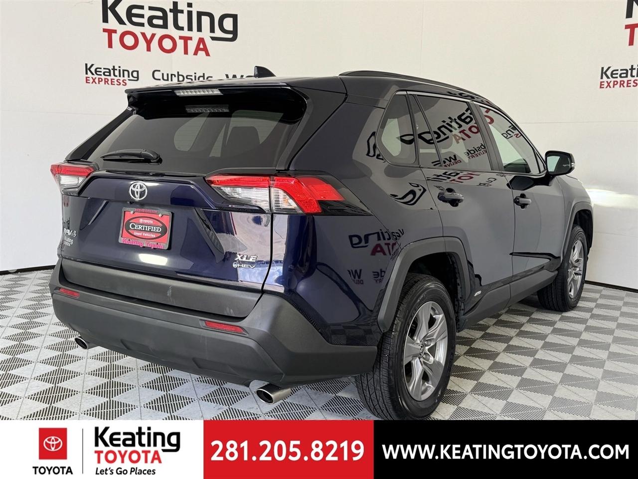 Toyota RAV4 Hybrid XLE 2025