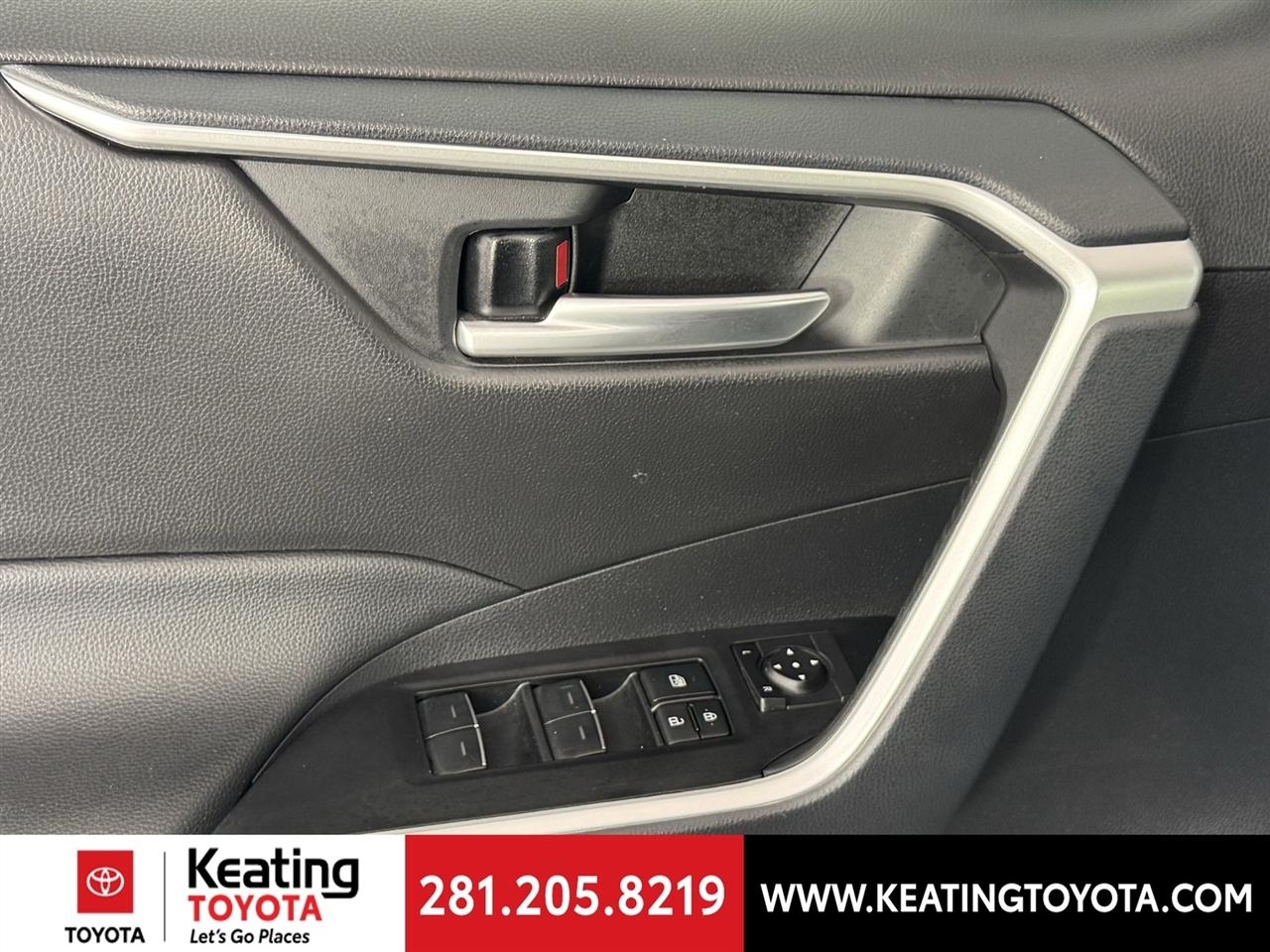 Toyota RAV4 Hybrid XLE 2025