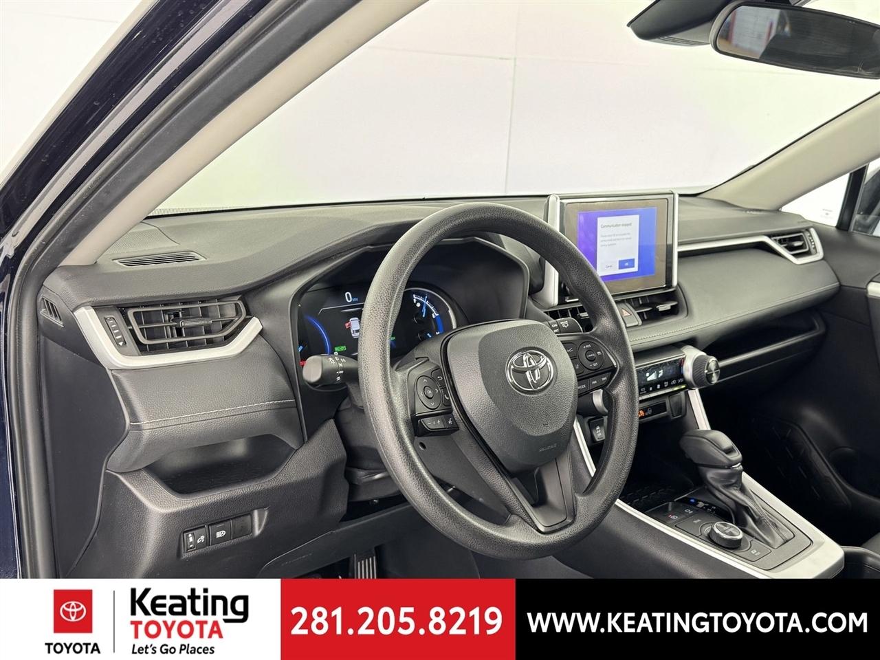 Toyota RAV4 Hybrid XLE 2025