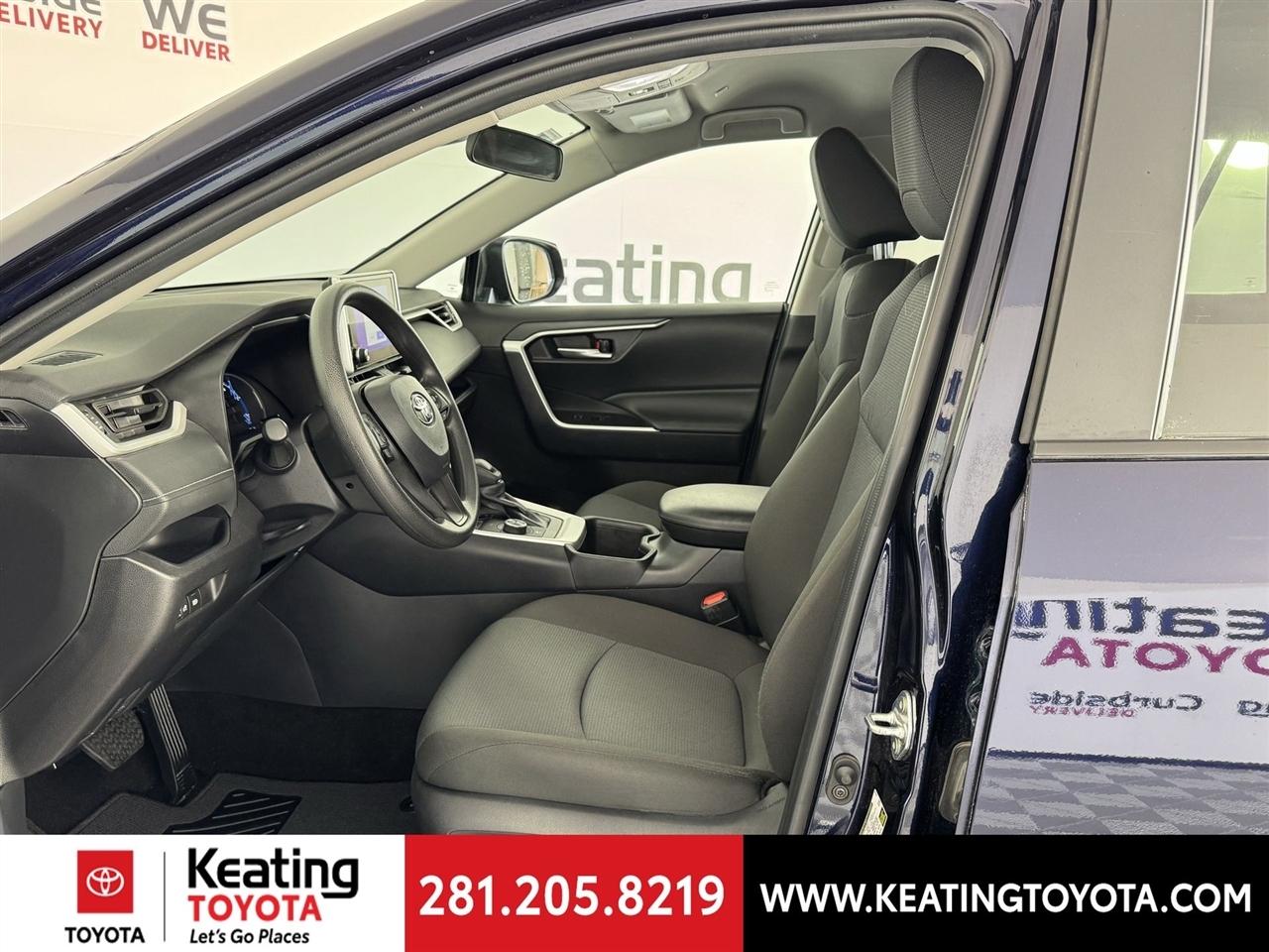 Toyota RAV4 Hybrid XLE 2025