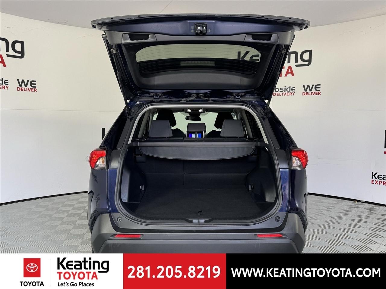 Toyota RAV4 Hybrid XLE 2025