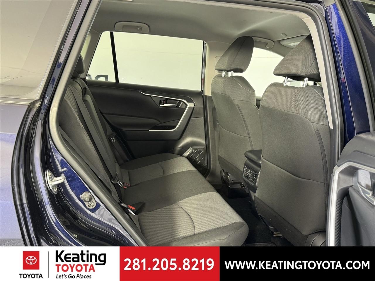 Toyota RAV4 Hybrid XLE 2025