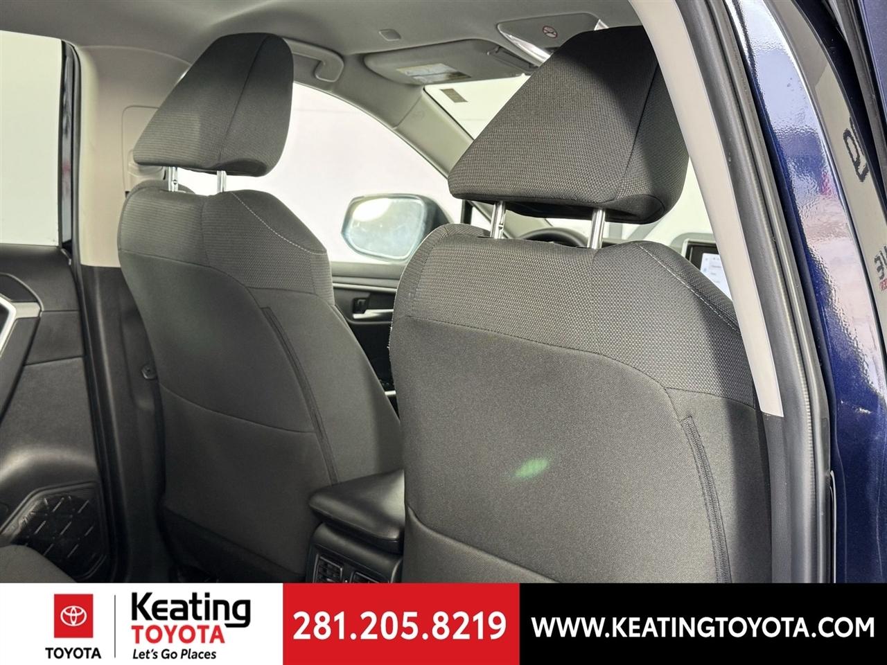 Toyota RAV4 Hybrid XLE 2025