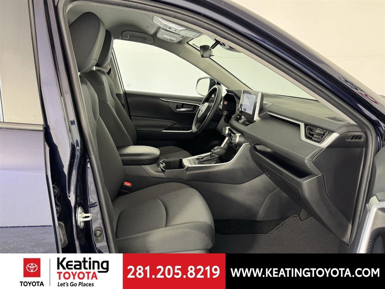 Toyota RAV4 Hybrid XLE 2025