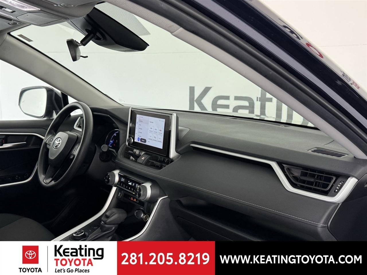 Toyota RAV4 Hybrid XLE 2025