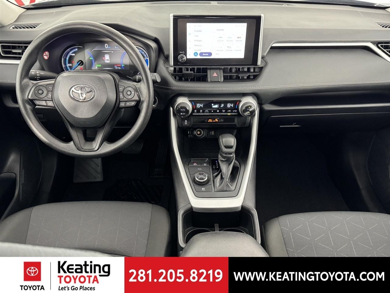 Toyota RAV4 Hybrid XLE 2025