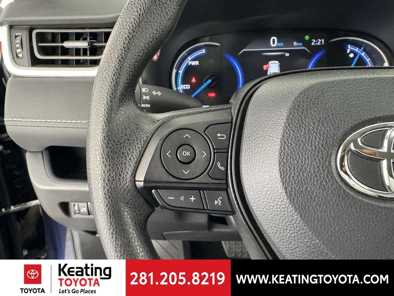 Toyota RAV4 Hybrid XLE 2025