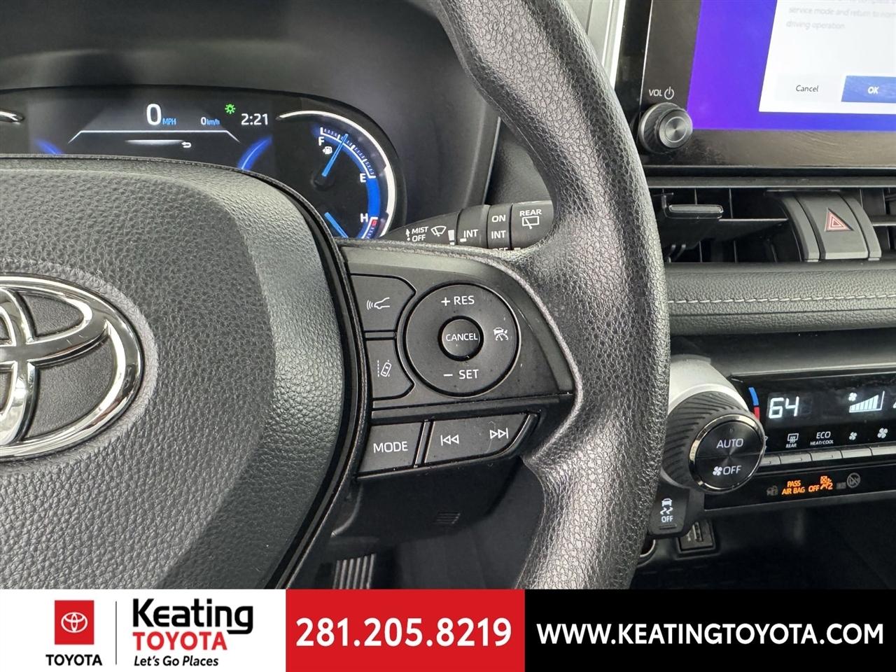 Toyota RAV4 Hybrid XLE 2025