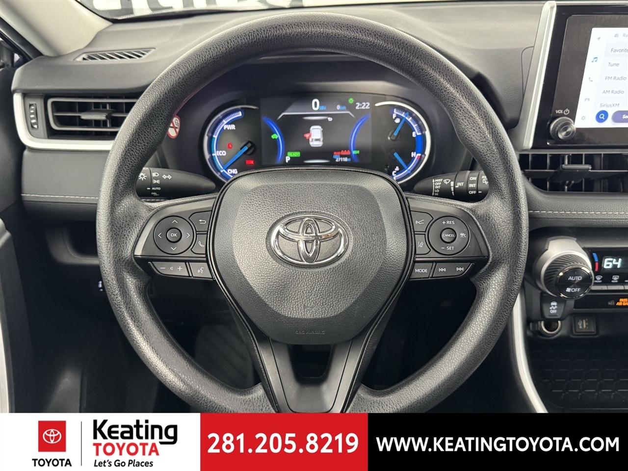 Toyota RAV4 Hybrid XLE 2025